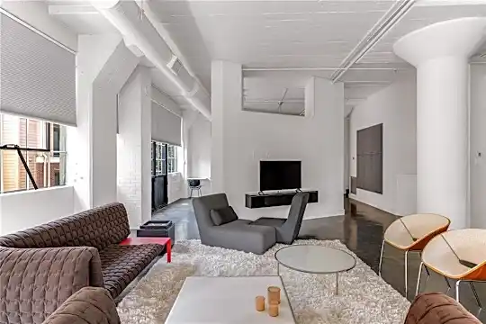 2220 Canton St #202 Photo 2
