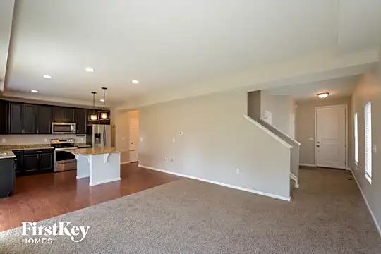 17952 East 107th Avenue Photo 2