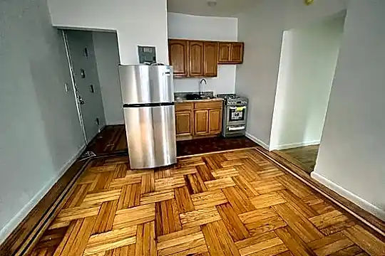 1115 Jerome Ave Photo 1