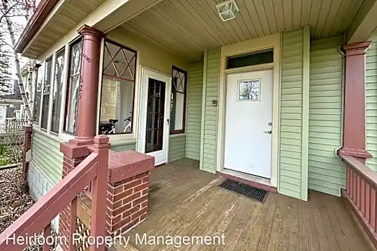 625 Woodland Ave Photo 2