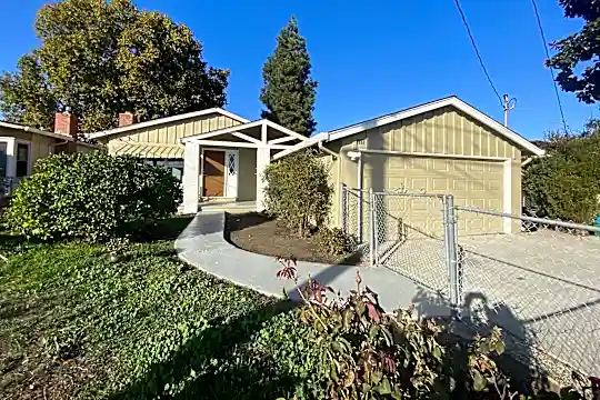 1551 Kavanaugh Dr Photo 1