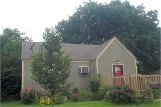 568 N 9th St Photo 1