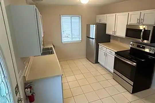 157 Atwater St Photo 1