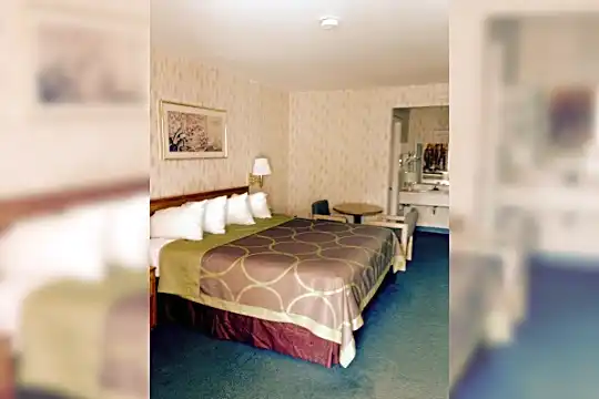 king size bedroom