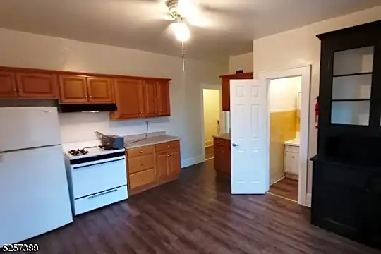 246 Lakeview Ave #4 Photo 1