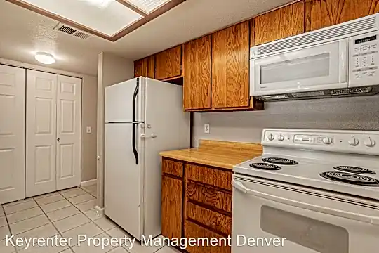 14046 E Stanford Cir Photo 2