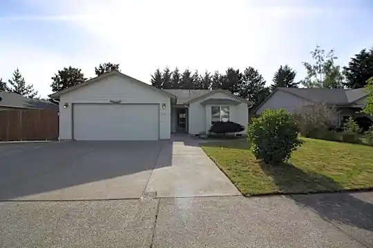 214 NE 170th Ave Photo 1