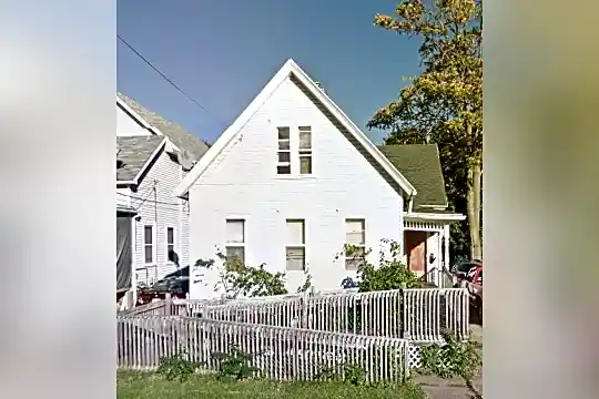 156 3rd St Photo 1