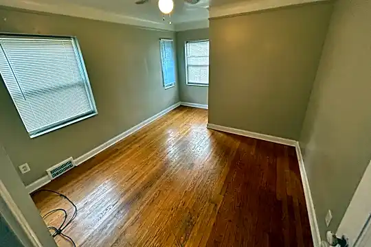 10381 Somerset Ave Photo 2