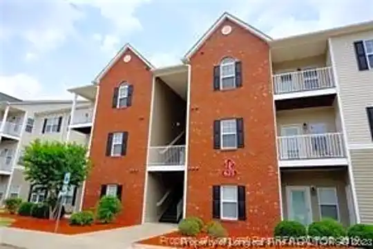 625 Marshtree Ln #105 Photo 1
