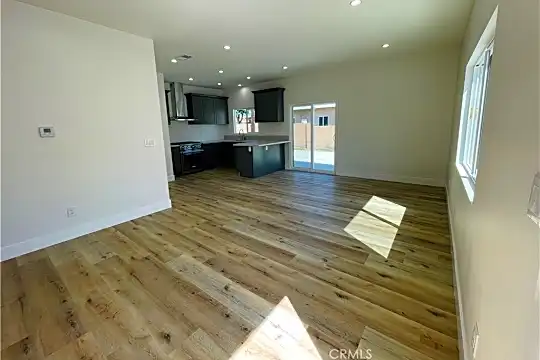 13671 Yoak St Photo 2