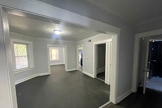 118 N Lawn Ave Photo 2
