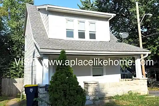 300 Bellaire Photo 2
