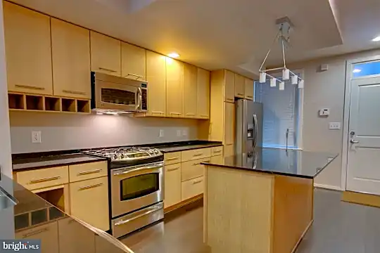 9 S Decker Ave Photo 2