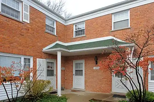 2146 Rugen Rd Photo 2