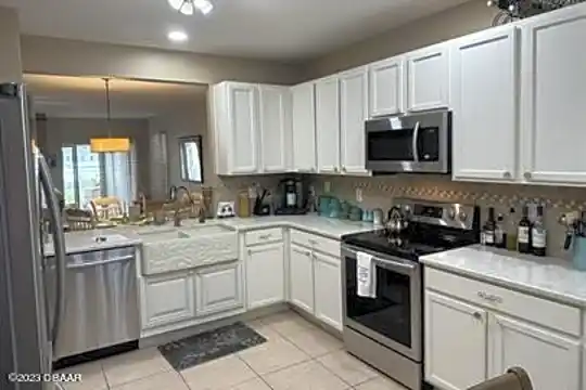 1748 Savannah Ln Photo 2