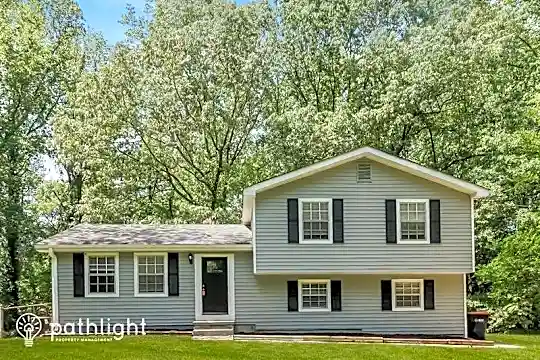 883 Williamsburg Ct SW Photo 1