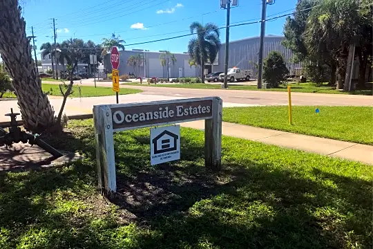 Oceanside Estate Apts Photo 2