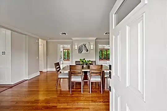 289 Beverly Rd Photo 2
