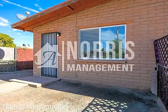 1208 N Sunshine Blvd Photo 1