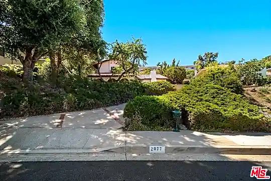 2077 Woodburn Ave Photo 1
