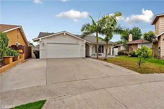 2505 W Chain Ave Photo 1