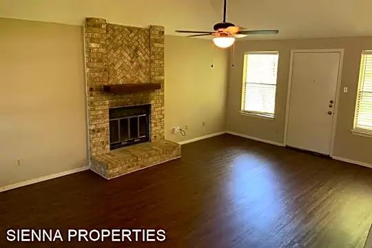 2815 Gettysburg Dr Photo 2
