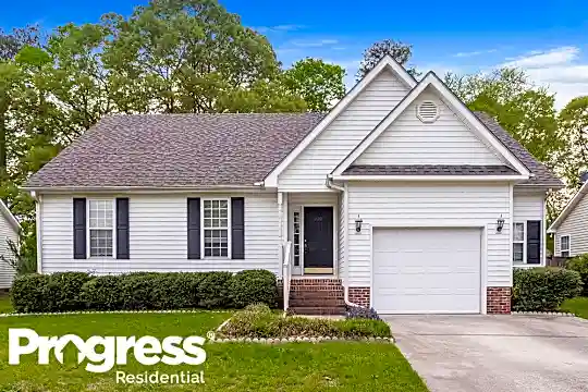 220 Pinecroft Dr Photo 1