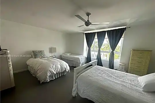 9501 E Bay Harbor Dr #5A Photo 1