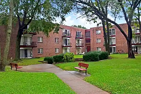 Welshwood Apartments Photo 1
