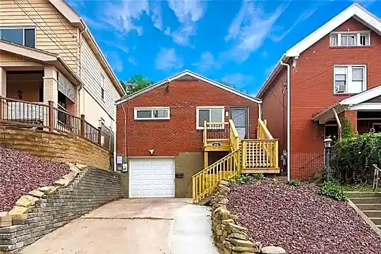 306 Marion Ave Photo 2