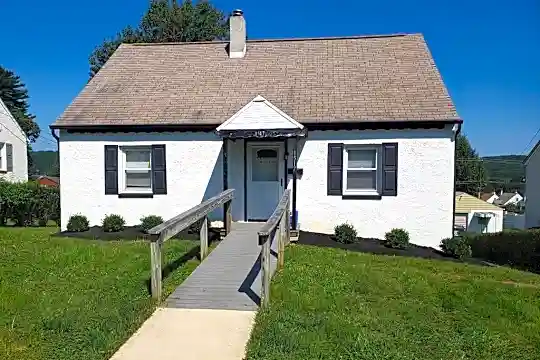 1517 Walnut St Photo 1