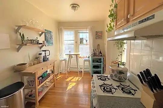 36 College Ave Photo 2