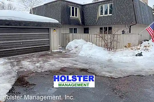 1801 Lenard St Photo 1