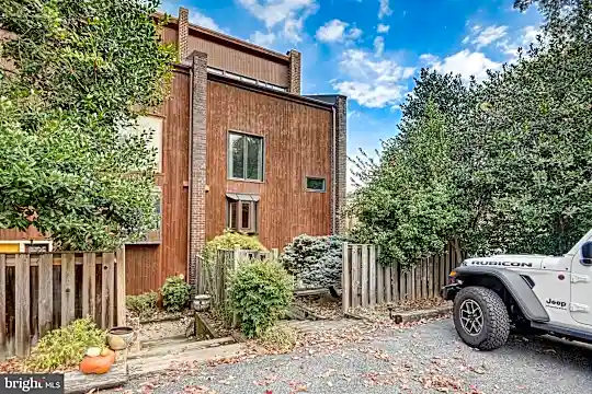 2 Klakring Ct Photo 1