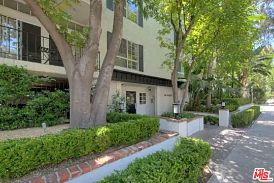 151 North Swall Drive, Beverly Hills, CA 90211