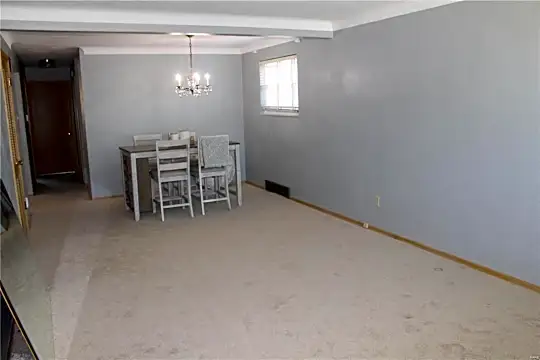 7428 Morgan Ford Rd Photo 2