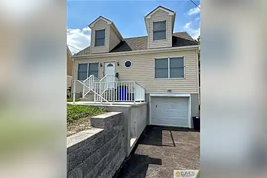 16 Albourne St Photo 2