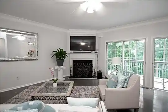 4013 Howell Park Rd Photo 2