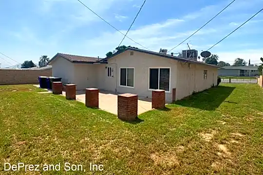 6387 Alton St Photo 2