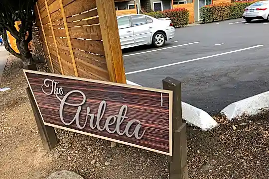Arleta Photo 2