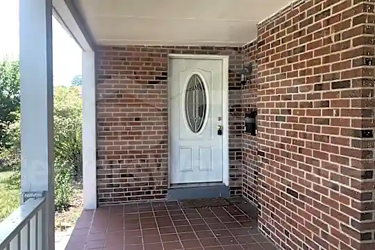 9008 48th Pl Photo 2