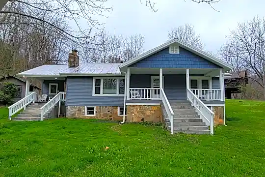 431 White Oak Rd Photo 1