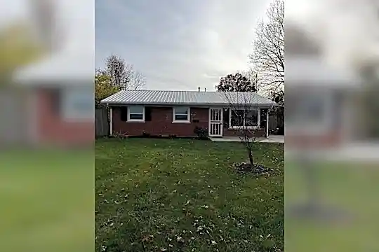 224 Newcastle Ct Photo 2