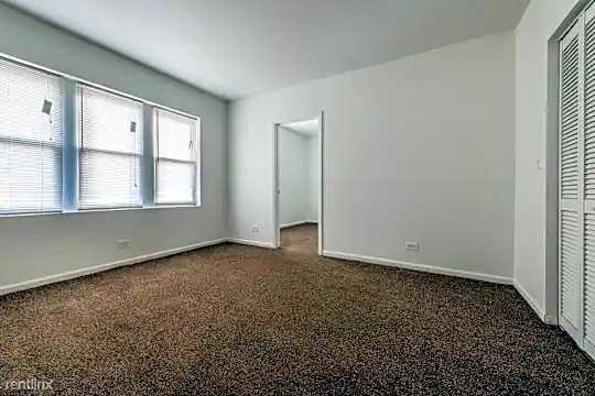 5800 S Artesian Ave Photo 2