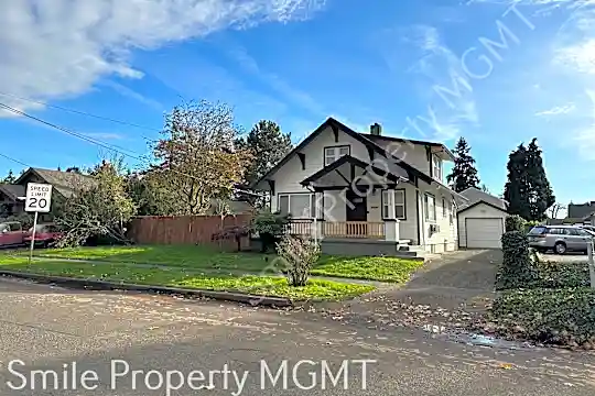 5216 SE Steele St Photo 1