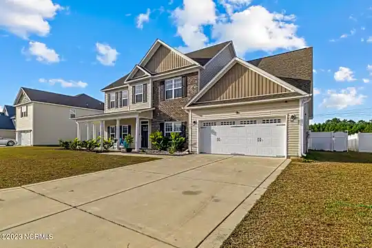 429 Worsley Wy Photo 2