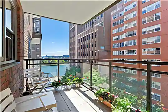 65 East End Ave Photo 2