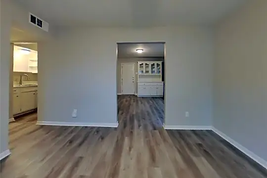 2912 Candlewick Ln Photo 2