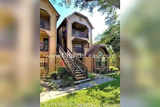 345 Lakepointe Dr Photo 1